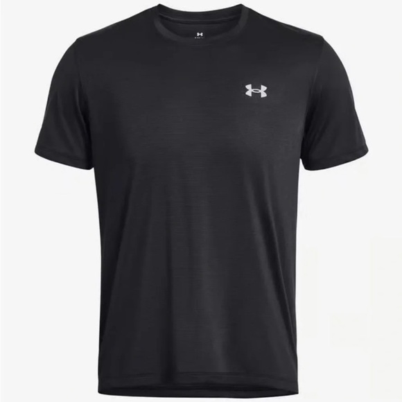 Meet the Posher Other - Under Armour • Streaker T-Shirt • Deep Black